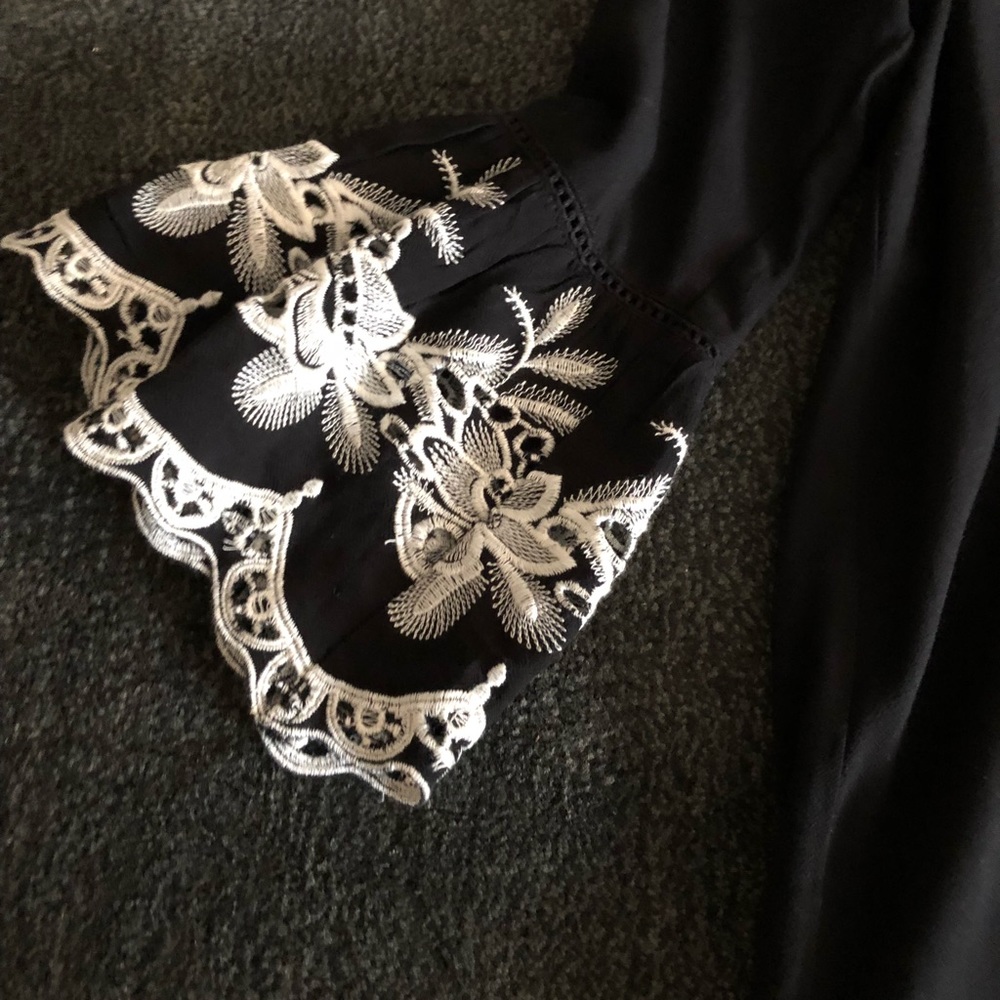 NWT Forever 21 Tunic Black and White - Picture 2 of 3
